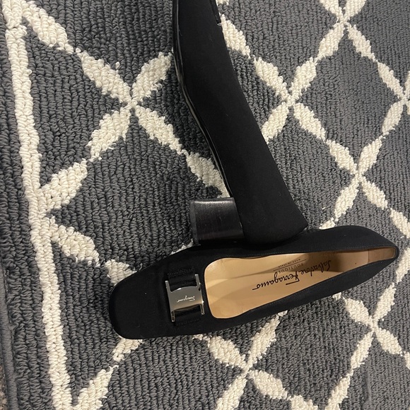 Vintage Salvatore Ferragamo Black Canvas Pumps Size 8 - Picture 2 of 11